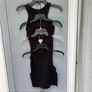 Womens bundle of 4 black tank top/cropped tops size small